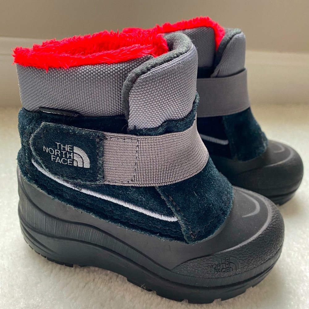 The North Face Unisex Children’s boots- size 7- Velcro strap- perfect condition